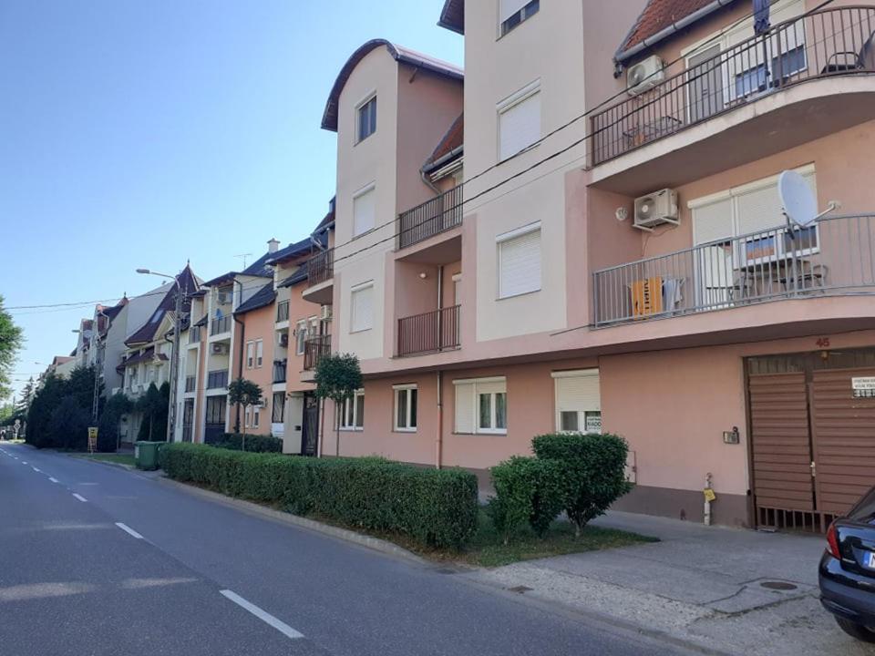 Tukan Apartman Hajduszoboszlo Exterior photo